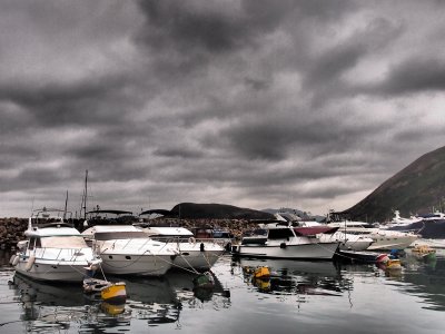 a grey and cloudy day in the Harbour
