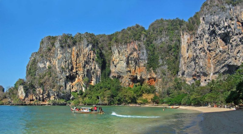 Tonsai beach