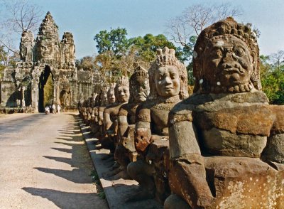 Angkor Thom causeway