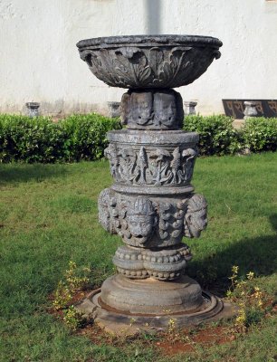 Water urn