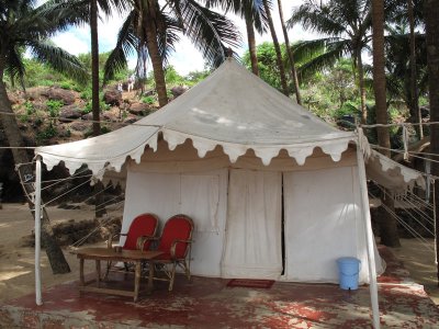Tent, Cola beach