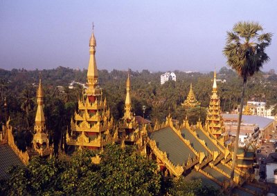 Shwedagon entrance
