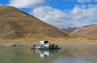 Yarlung Tsangpo ferry at Saga