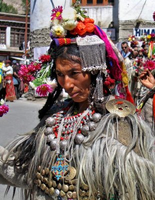 Woman from Dha Hanu