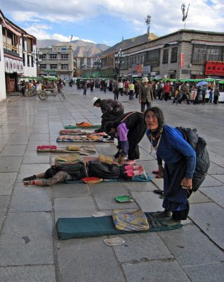 Pilgrims, Jokhang