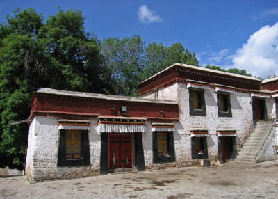 Monks' quarters, Sera