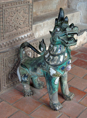 Temple dragon