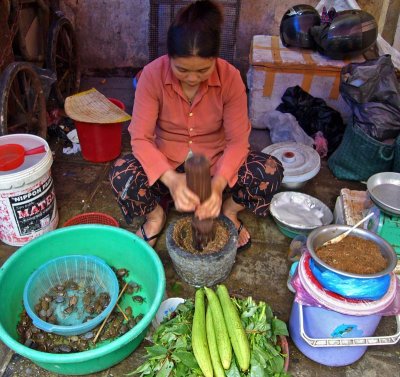 Making crab paste