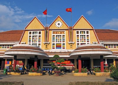 Dalat Station