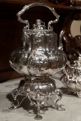 kettle in silver