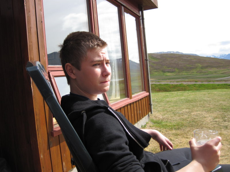 D2. Einar Sveinn íhugar megintilgang lífsins...