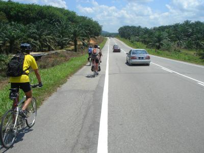 Bike ride to Sedili Besar (re-route)  -  29 & 30  April 2006