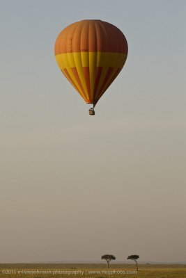 081-Balloon Over the Mara.jpg