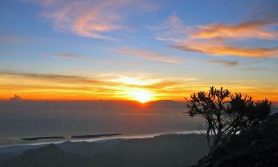 Sunrise near Rinjani's summit, taken by Wee Kah