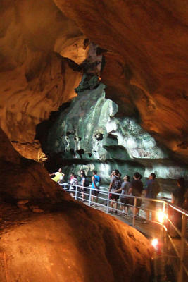 Starting the Gua Tempurang tour, a huge limestone cave network