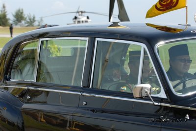 HM Arrives ...