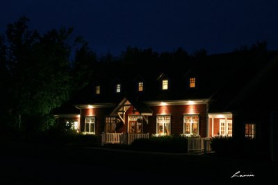 restaurant 6089 night photo