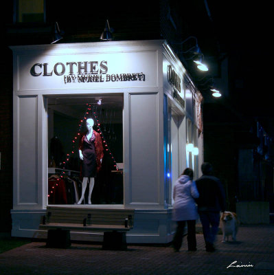 clothes 0421 night photo