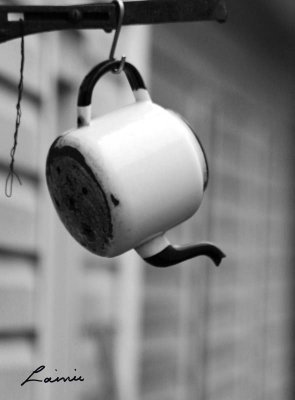 teapot   B&W