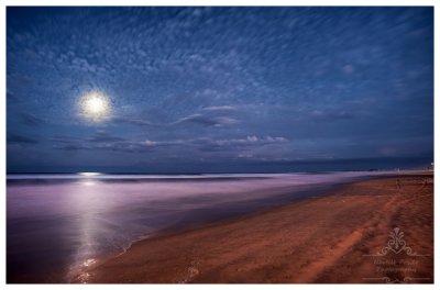 Moon over Broadbeach