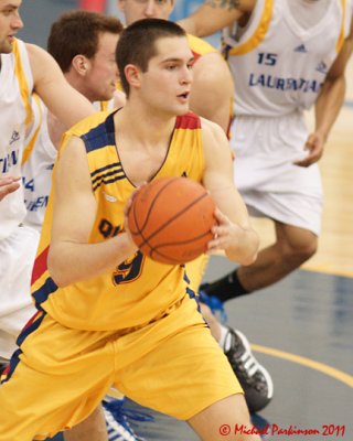 Queens vs Laurentian 09010 copy.jpg