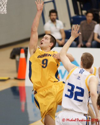 Queens vs Laurentian 09040 copy.jpg