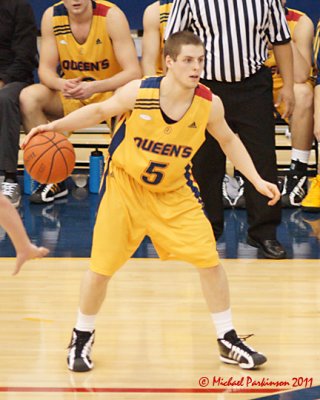 Queens vs Laurentian 09070 copy.jpg