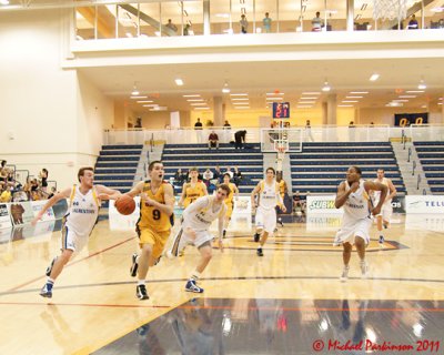 Queens vs Laurentian 09097 copy.jpg