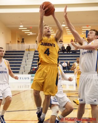 Queens vs Laurentian 09140 copy.jpg