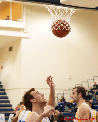 Queens vs Laurentian 09178 copy.jpg