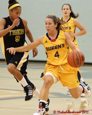 Queen's vs Dalhousie W-Basketball 10-21-11