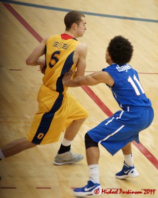 Queen's vs Lakehead 00535 copy.jpg