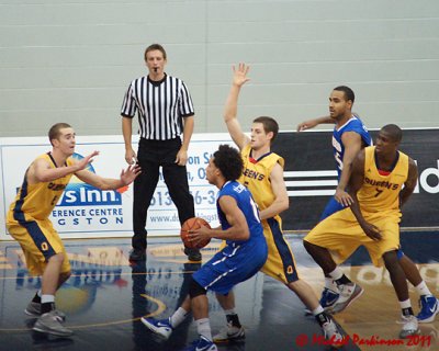 Queen's vs Lakehead 00552 copy.jpg