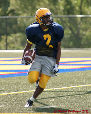 Queen's Football Camp 07646 copy.jpg