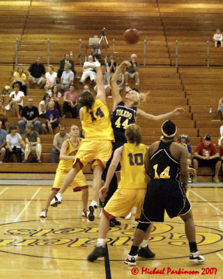 Queen's vs Toledo W-Basketball 09-01-07