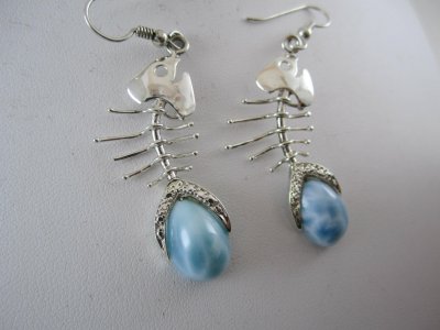 E/R with larimar tail