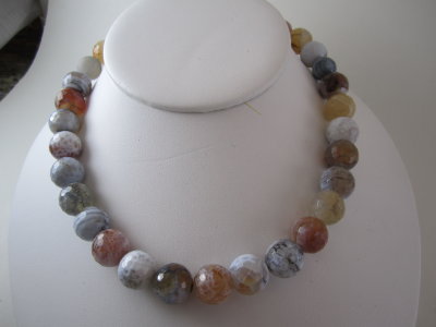 18 strand of Agate