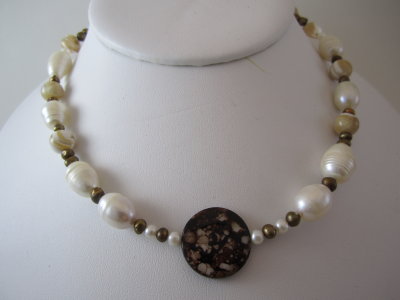 shell w/pearls