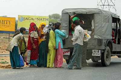 Roadside Glimpses, Delhi to Jaipur