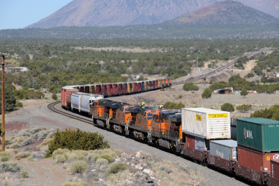 WB Stack overtakes WB Manifest at Wianona