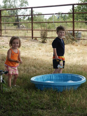Maggie3rdBDay.060406 (14).JPG