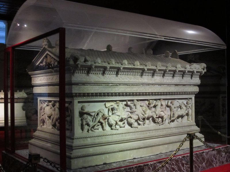 Archeology museum: Alexander sarcophagus