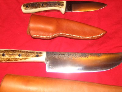 Emily in Daddys hat Jims Knives 002.jpg