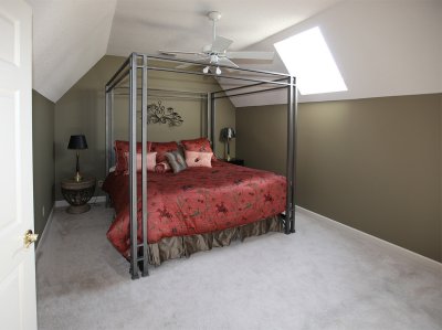 upbed1.jpg