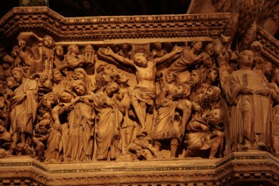 Carving on the pulpit