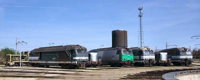 Some diesels locomotives resting at the depot (BB67200/400, BB66000, Y7100).