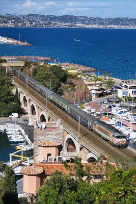 At Thoule-sur-Mer near Cannes, The BB22359 on the La Rague bridge.