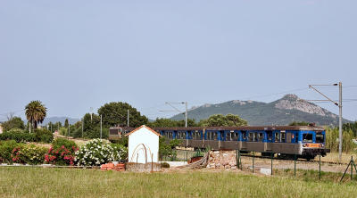 A BB25600 and a regional train between Hyeres and Toulon.