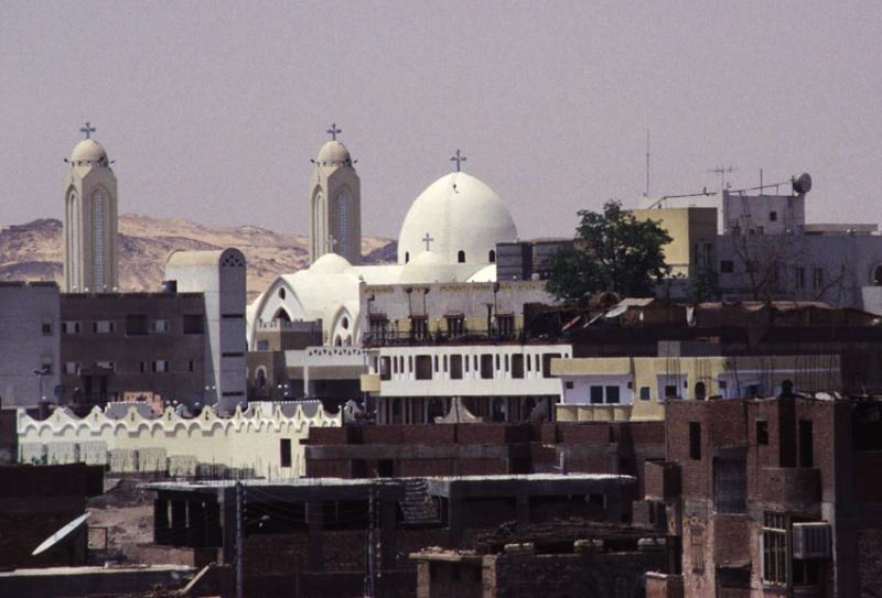 Aswan-Mosque-of-Aga-Khan.jpg