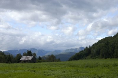 Charlevoix-Barn and Mountains.jpg